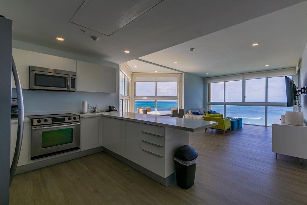 Azure Beach Residences Palm Beach Exterior photo